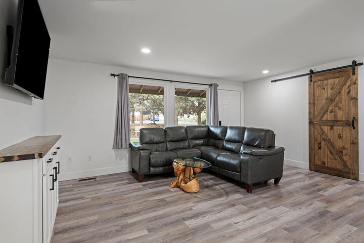 Property Photo:  63617 High Standard Drive  OR 97701 