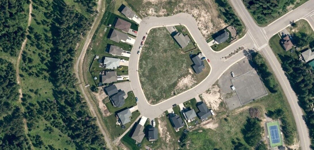 Property Photo: 1353 Cherrywood Boulevard BC V0B 2G2