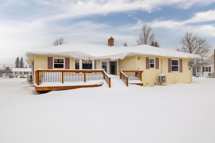 Property Photo:  4 Cudmore Lane  PE C1E 2P8 