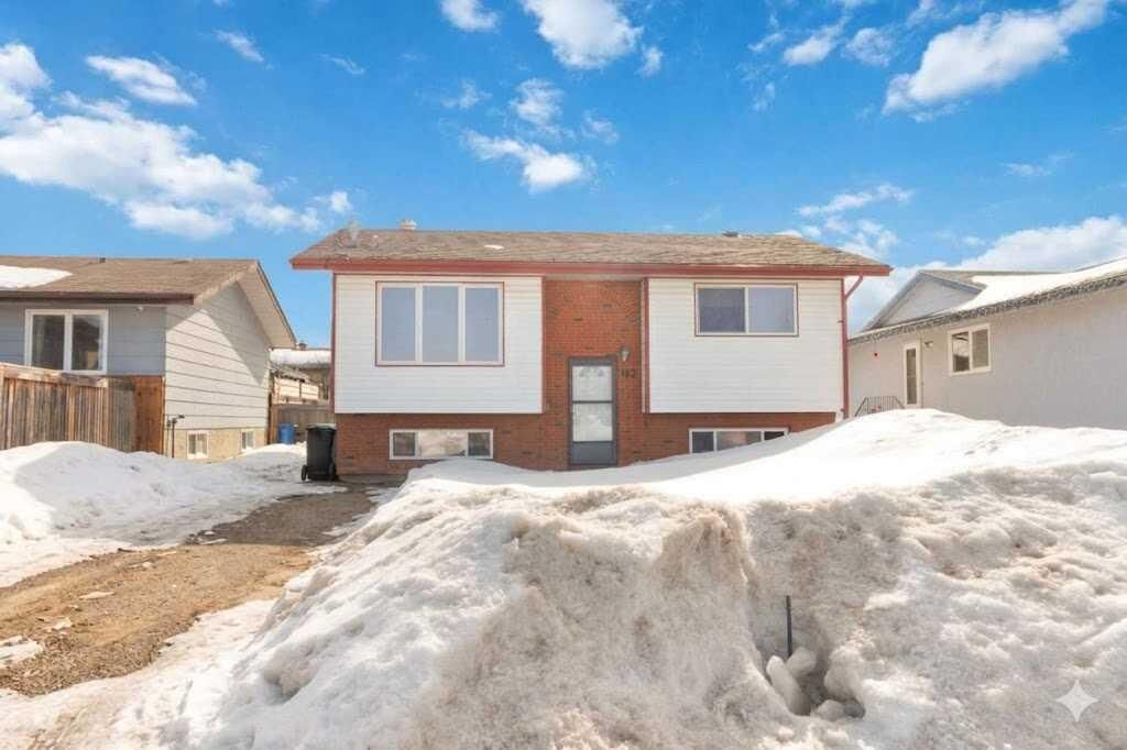 Property Photo:  162 Elmore Drive  AB T9H 4N3 