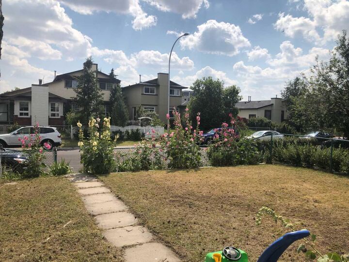 Property Photo: 22 Whitman Close NE AB Y1Y 4H4