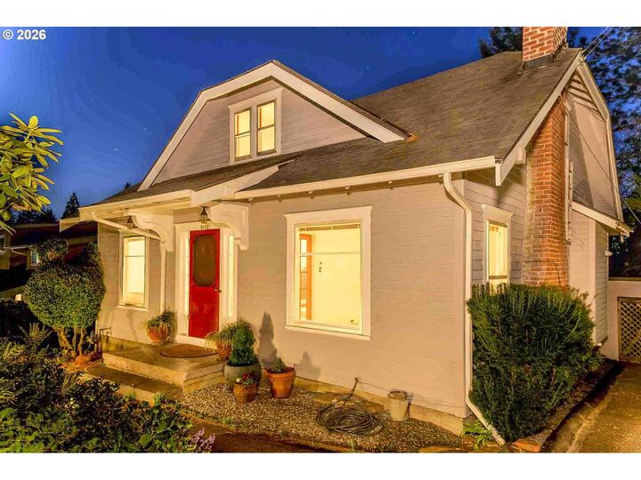 Property Photo:  8450 SW 37th Ave  OR 97219 