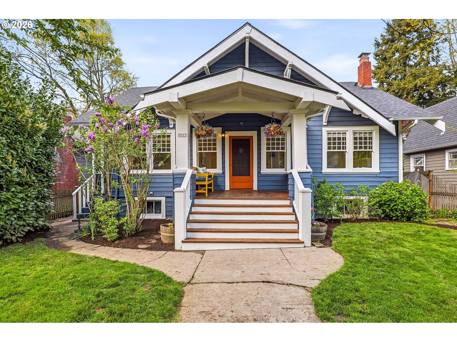 Property Photo: 3557 NE Hollyrood Ct OR 97212