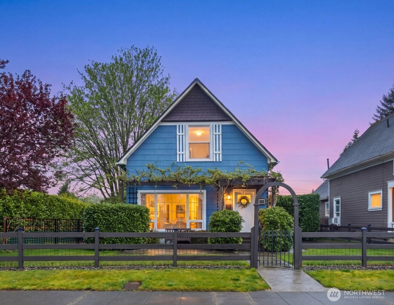 Property Photo: 1801 Rockefeller Avenue WA 98201