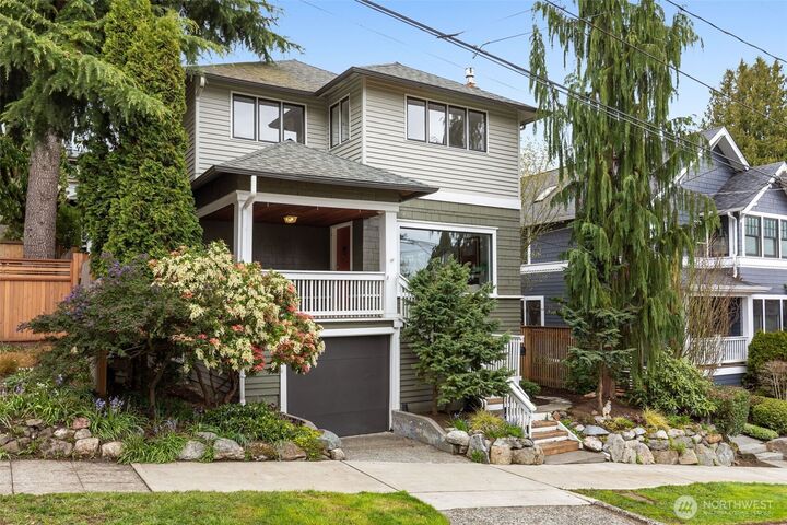 Property Photo:  2621  2nd Avenue N  WA 98109 