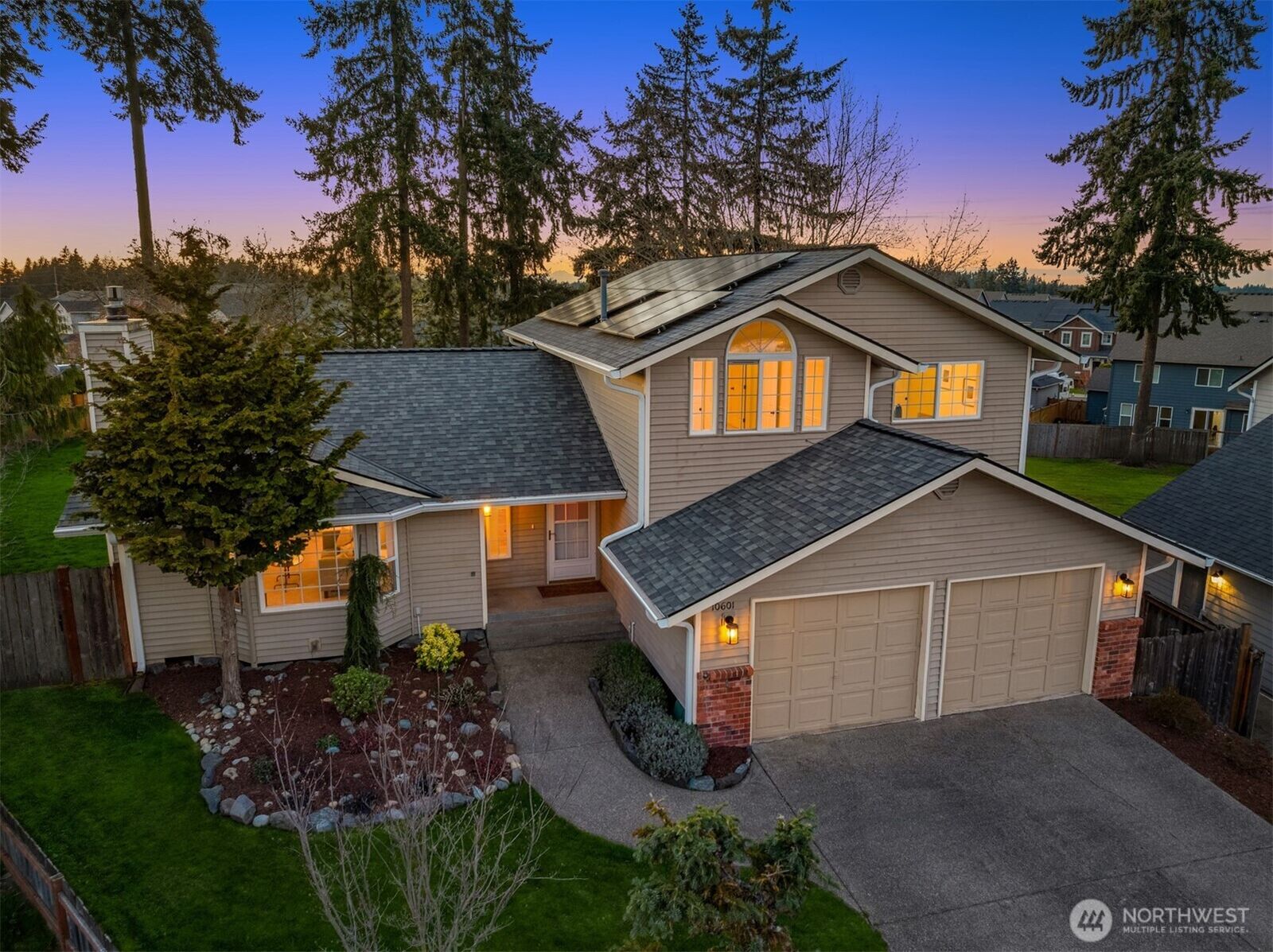 Property Photo:  10601  192nd St Court E  WA 98338 