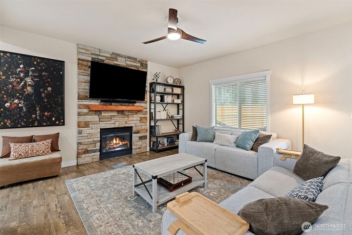 4 bed Port Orchard home for sale: 901 SW Norpoint Court, Port Orchard ...