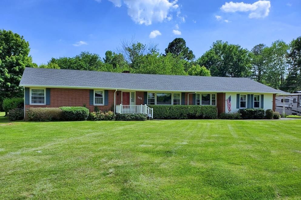 Property Photo:  303 Austin Drive  KY 42134 