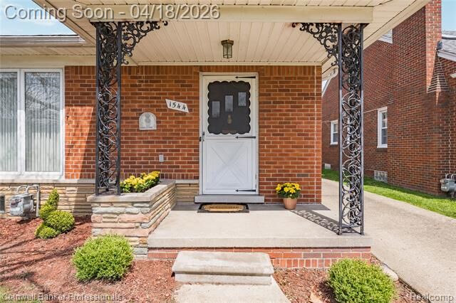 Property Photo:  1544 Dorthen Avenue  MI 48236 