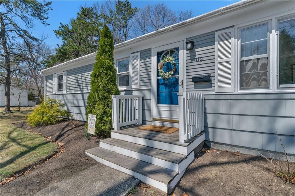 Property Photo:  170 Heritage Road  RI 02852 