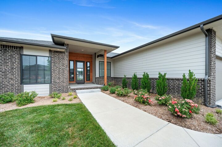 Property Photo:  1100 Summerchase  KS 67037 