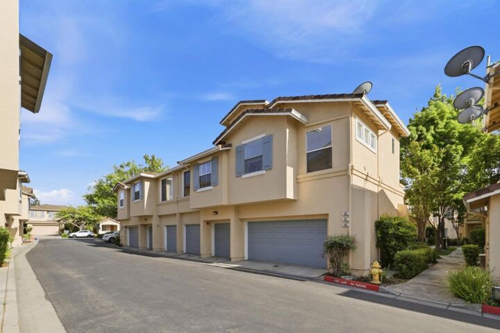 Property Photo:  558 Manhattan Place  CA 95136 