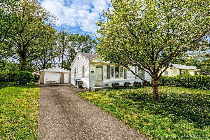 Property Photo:  39 Louise Street  IN 47130 