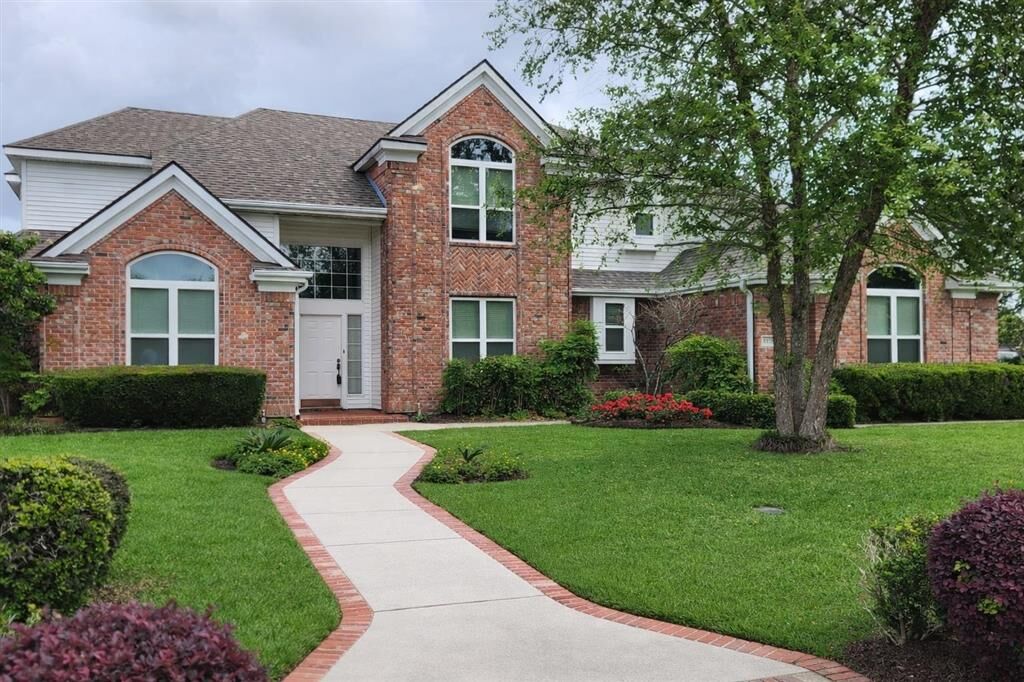 Property Photo: 4215 W Jevon Lane W LA 70605