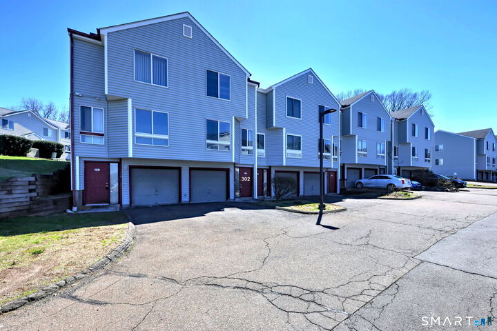 Property Photo:  1423 Quinnipiac Avenue 302  CT 06513 