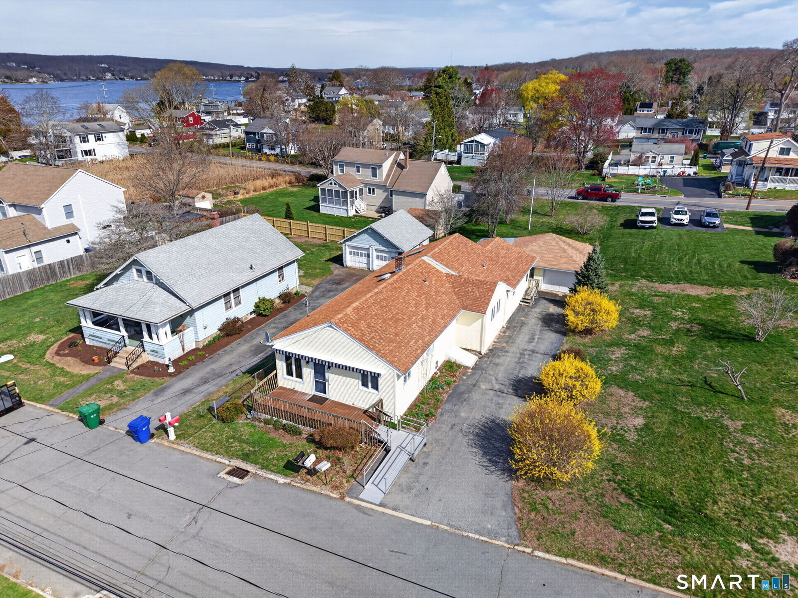 Property Photo:  14 Second Avenue  CT 06385 