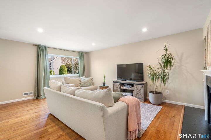 Property Photo:  45 Country Place 45  CT 06484 