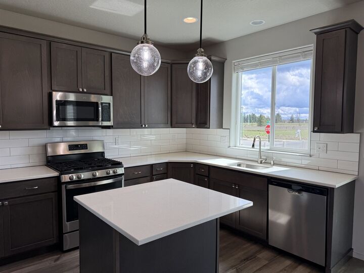 Property Photo:  1734 E C St  WA 99006 