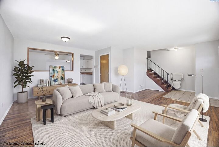 Property Photo:  100 N 56th Ave #19  WA 98908 