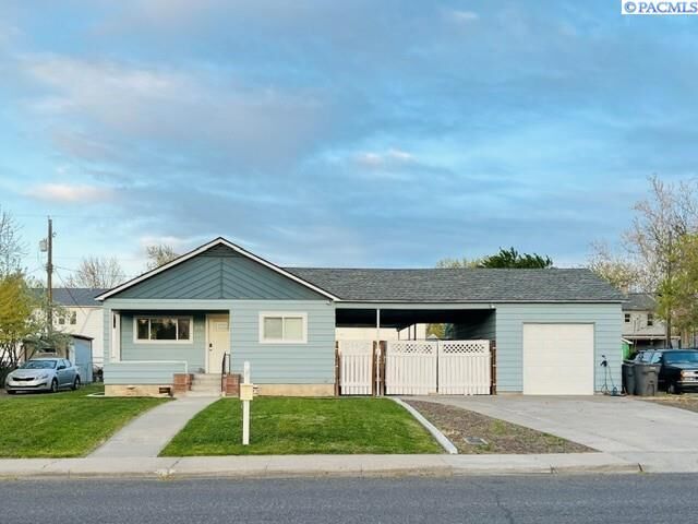 Property Photo:  310 Goethals  WA 99352 