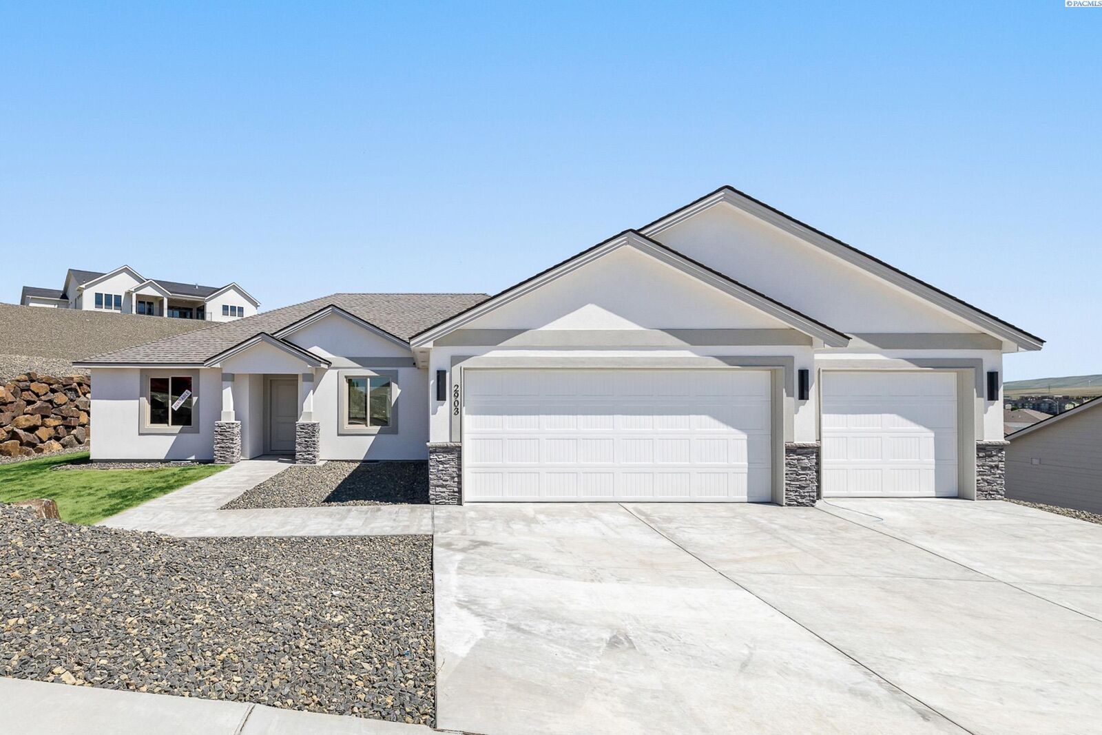 Property Photo: 2903 S Osborne St WA 99338