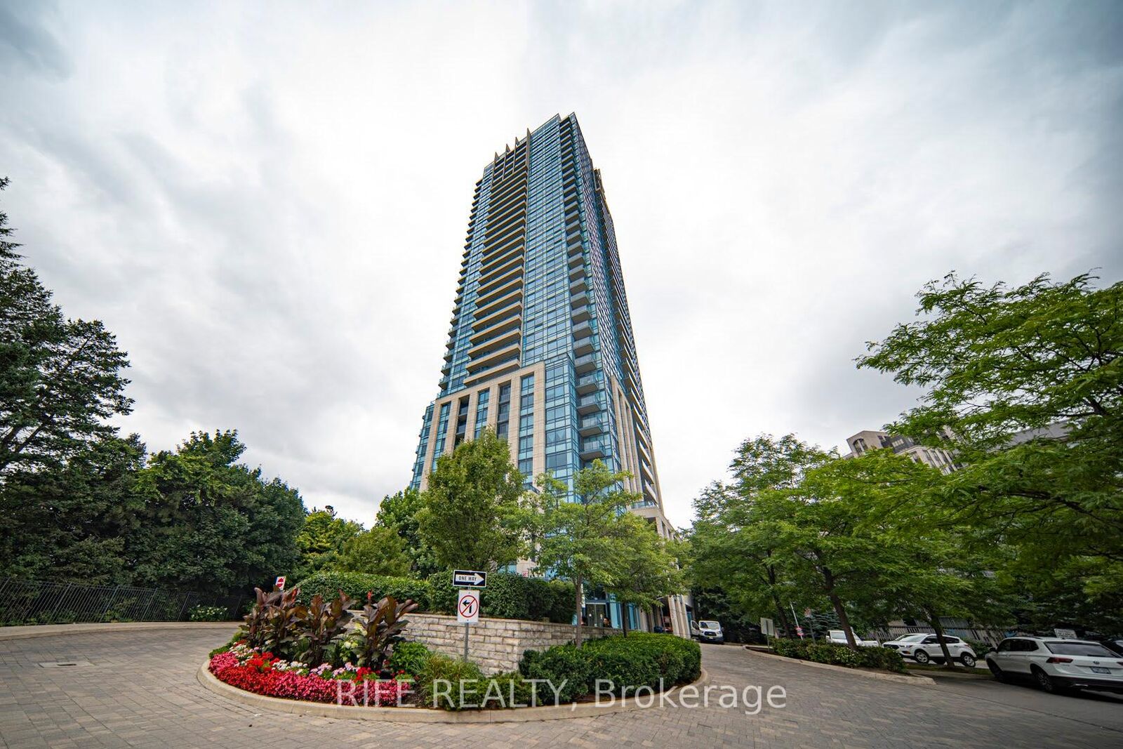 Property Photo: 181 Wynford Drive 3301 ON M3C 0C6
