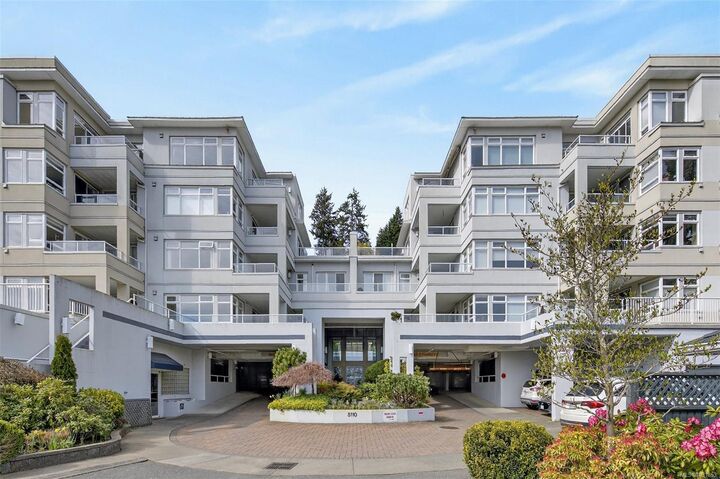 5110 Cordova Bay Rd #206 — photo 1