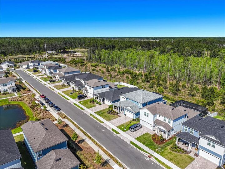 Property Photo:  426 Hawthorn Park Circle  FL 32097 