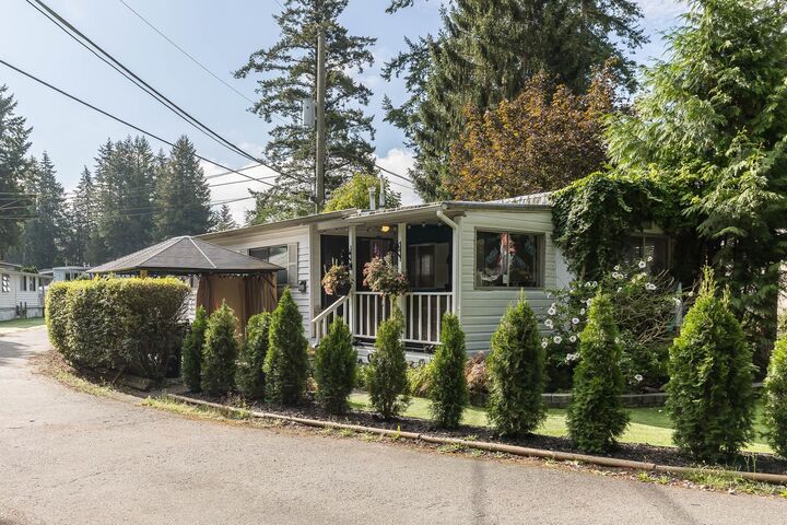 Property Photo: 20071 24 Avenue 51 BC V2Z 2A9