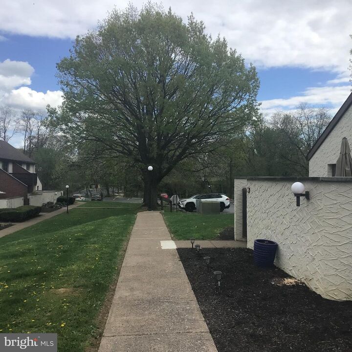 Property Photo:  1075 Lancaster 5  PA 17055 