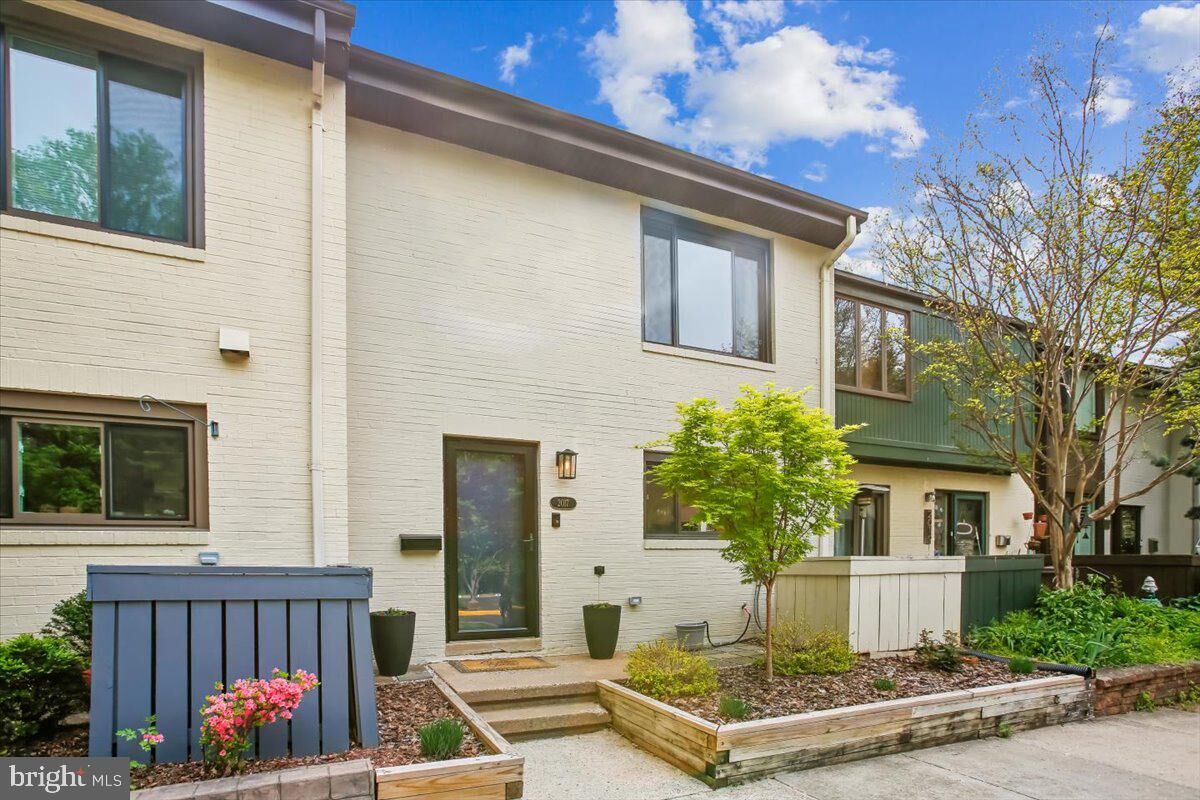 Property Photo: 2017 Sarazen Place VA 20191