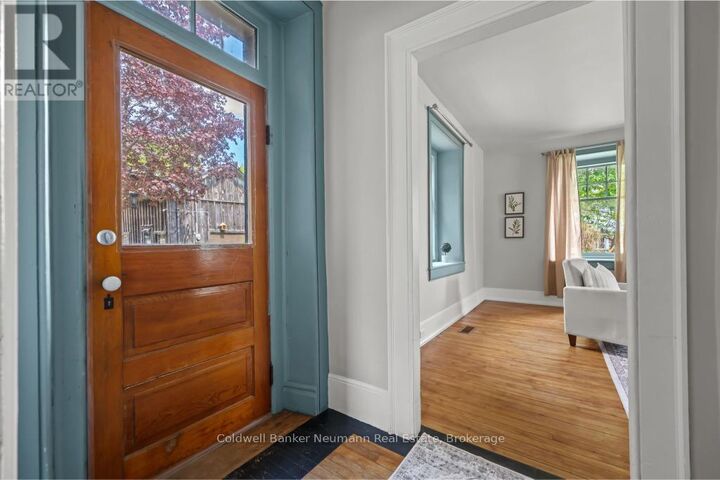Photo de la propriété:  52 Brock Road South  ON N0B 2J0 