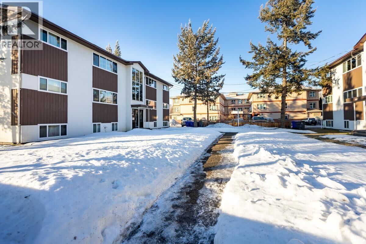 Property Photo:  1699 Ingledew Street  BC V2L 1K6 