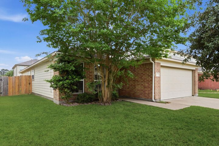 Property Photo:  16763 N Blue Jay Drive N  TX 77385 
