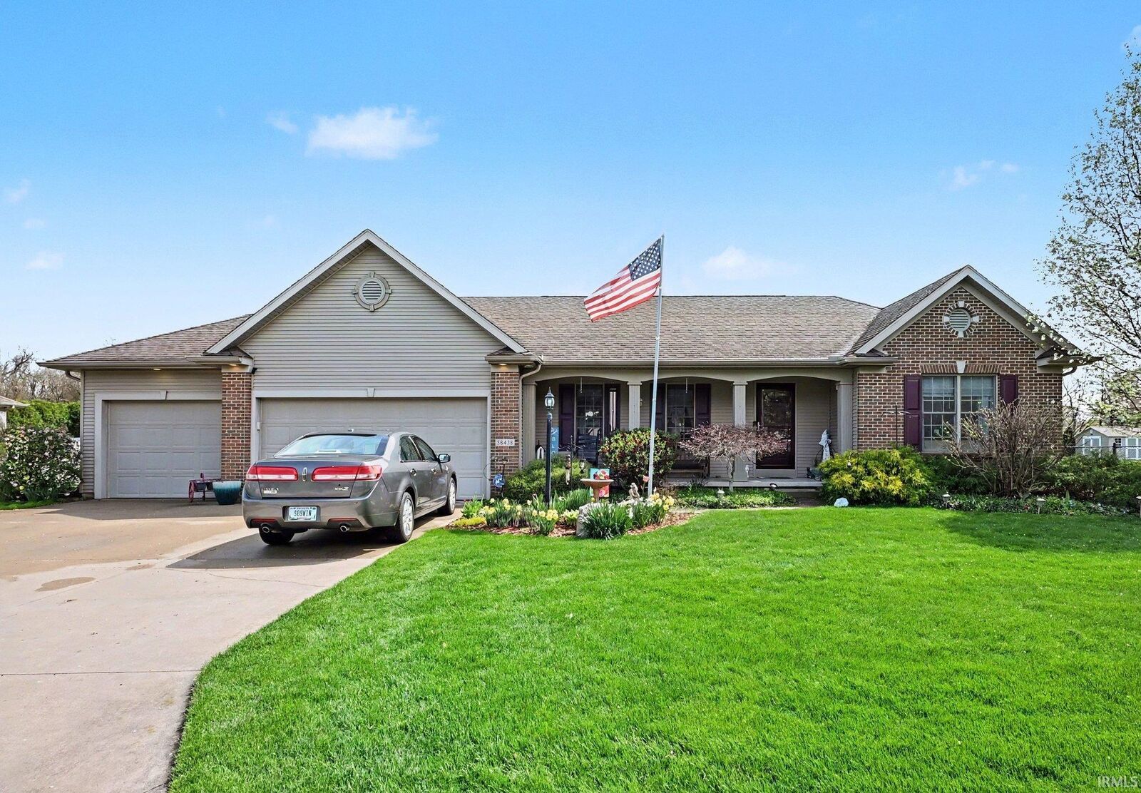 Property Photo: 58438 Westleaf Manor Boulevard IN 46517-8683