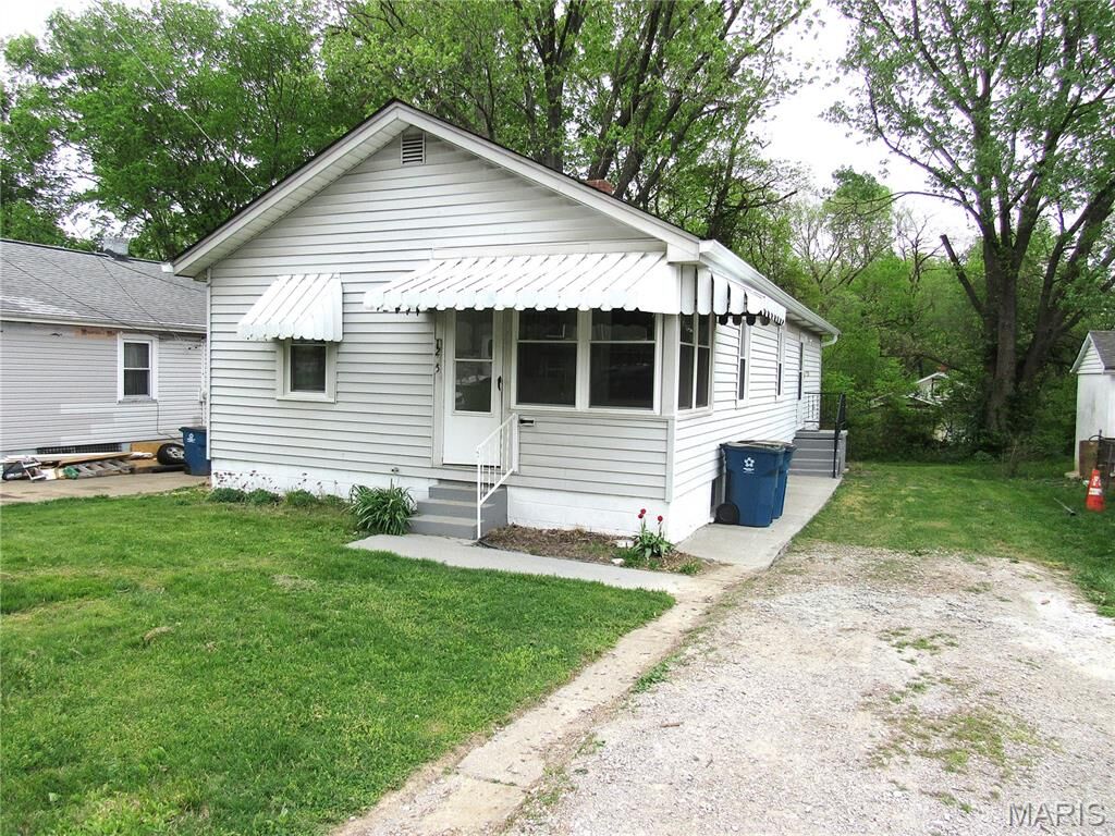 Property Photo:  1205 Florence Street  IL 62002 
