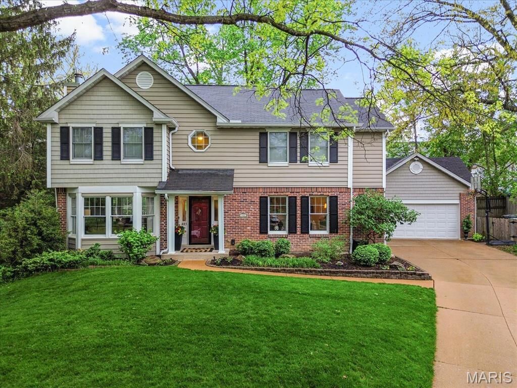 Property Photo:  403 Woodview Manor Lane  MO 63122 