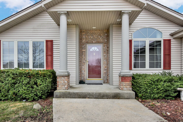 Property Photo: N67w13397 Roman Ct WI 53051