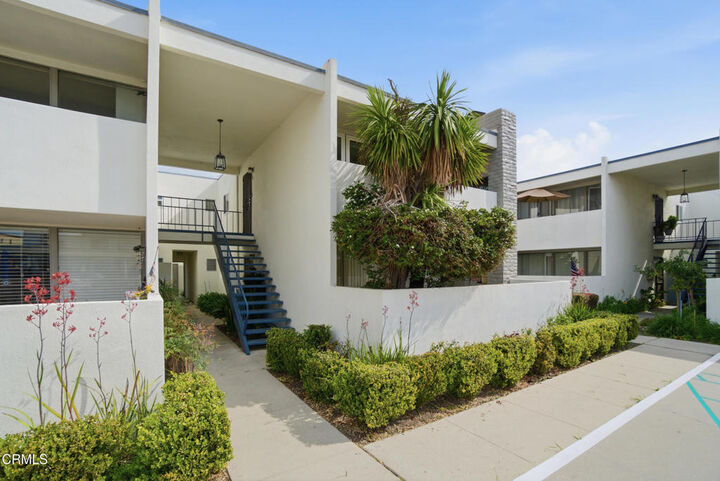 Property Photo:  1341 Edgewood Way 23  CA 93030 