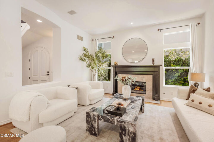 Property Photo:  861 Alexandra Court  CA 91377 