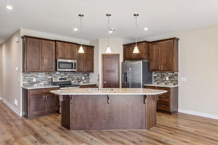 Property Photo:  1055 Roselyn Drive  MN 55386 