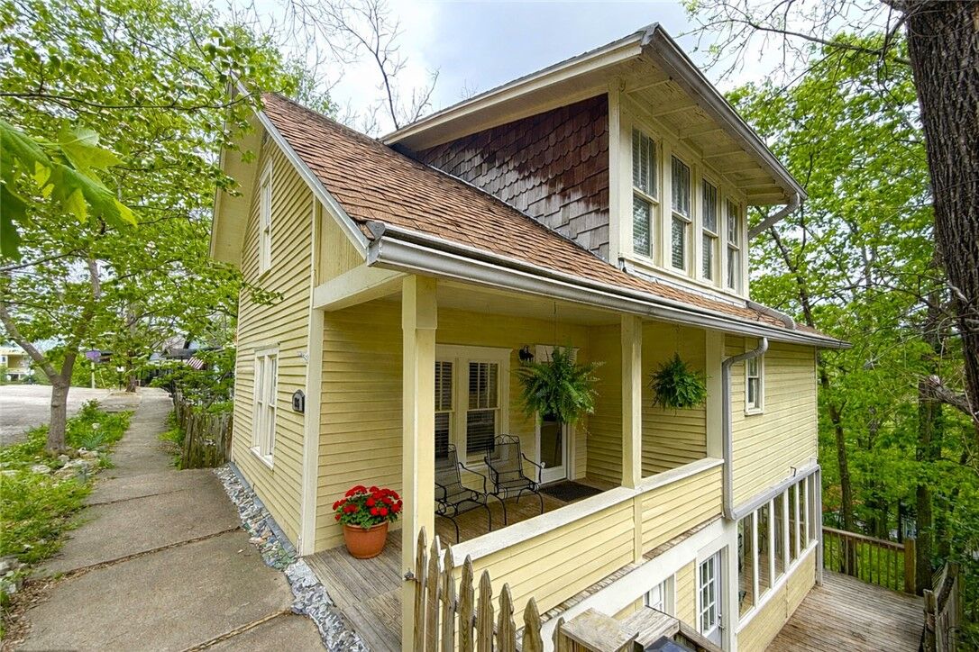 Property Photo:  215 Spring Street  AR 72632 