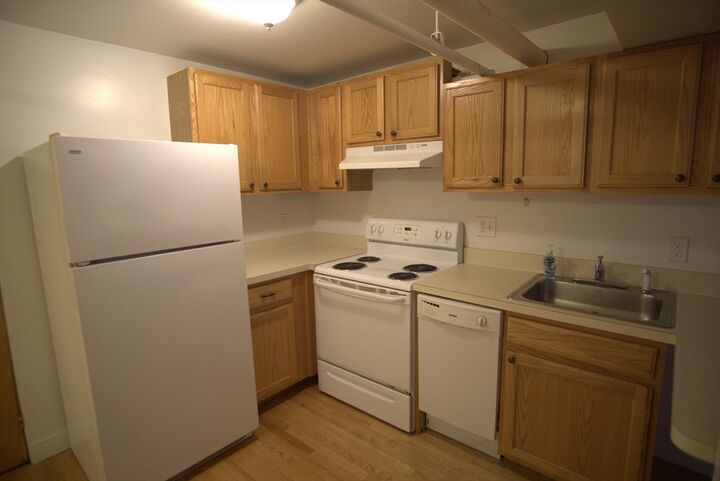Property Photo:  1408 Commonwealth Ave 4  MA 02135 