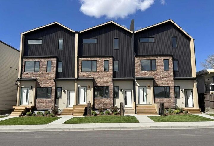 Property Photo: 2822/2828 11 Avenue SE AB T2A 0E7