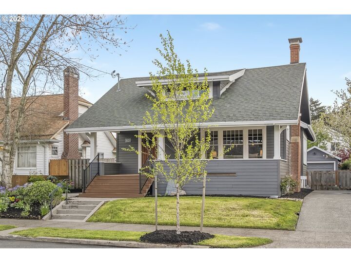 Property Photo:  1020 NE 71st Ave  OR 97213 