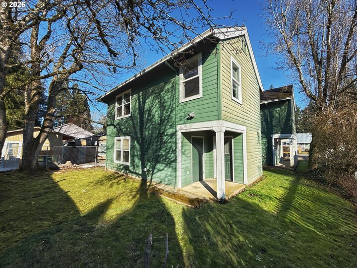 Property Photo:  217 NE 192nd Ave  OR 97230 