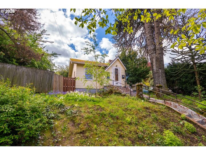 Property Photo:  1516 N Winchell St  OR 97217 