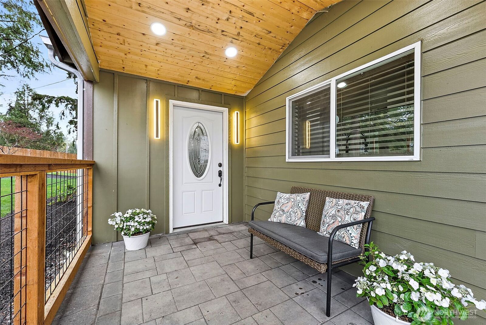 Property Photo:  20425  198th Avenue SE  WA 98038 