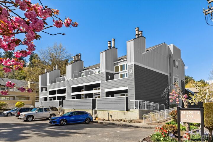 Property Photo:  11717  93rd Avenue NE 6A  WA 98034 