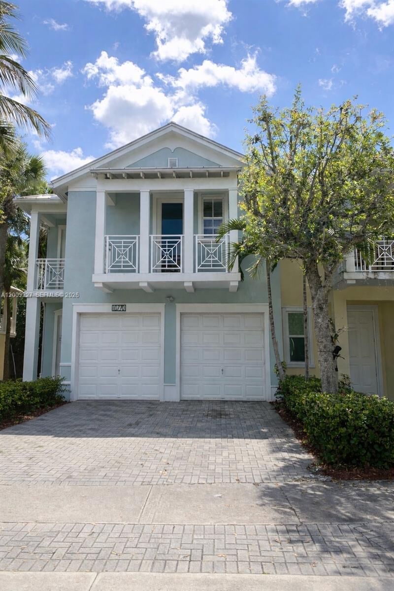 Property Photo:  10770 NW 74th Ln 10770  FL 33178 